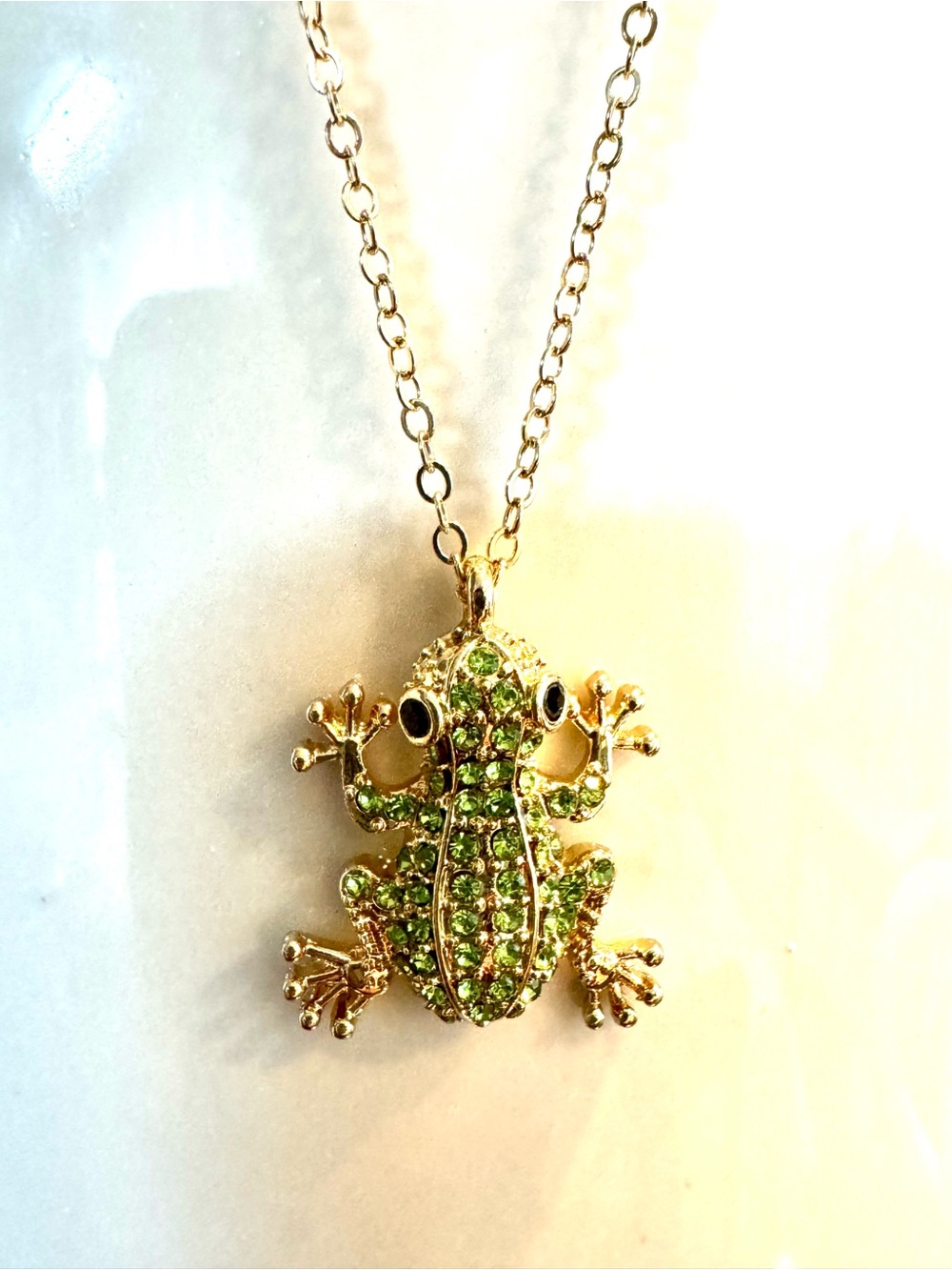 Gold and Green Frog Pendant Necklace chain 17” with 2” extension frog 1” long - Picture 6 of 10